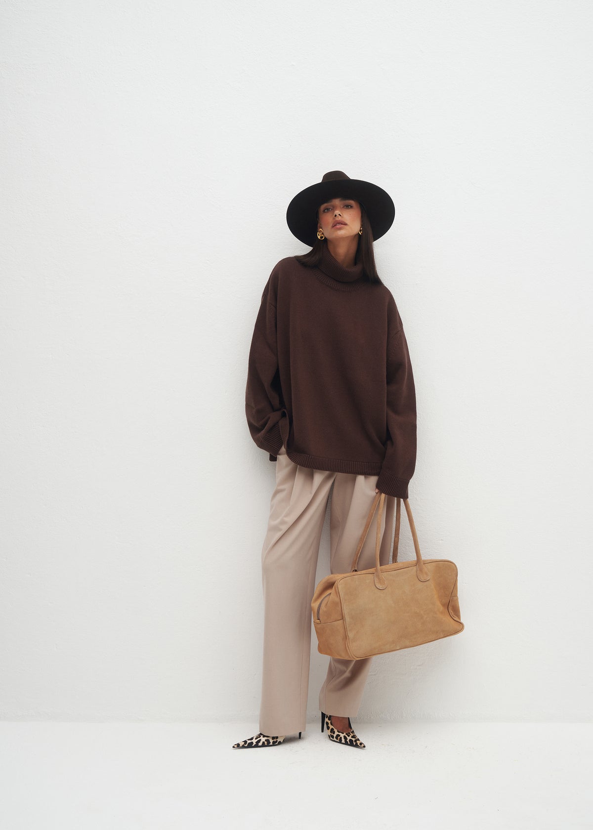 OLIA BROWN TURTLENECK