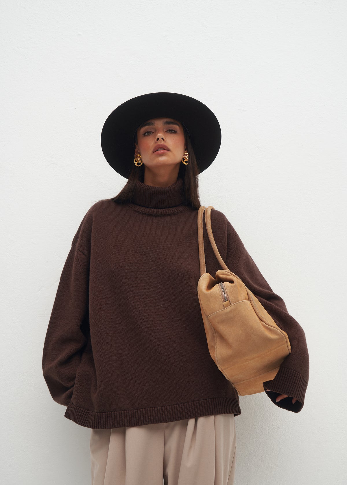 OLIA BROWN TURTLENECK